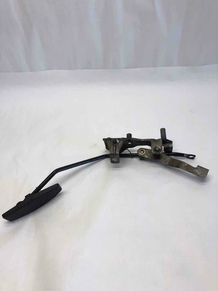2002 MAZDA PROTEGE Front Accelerator Throttle Gas Pedal 2.0L Hatchback A/T G