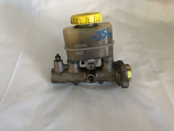 2000 - 2006 NISSAN SENTRA Brake Master Cylinder with Fluid Bottle 1.8L Sedan G