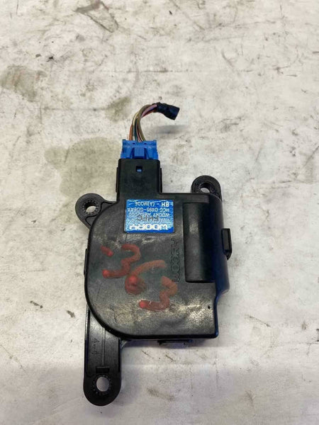 2011 HYUNDAI GENESIS HVAC A/C Heater Core Flap Actuator Motor (D495-GG6AA)