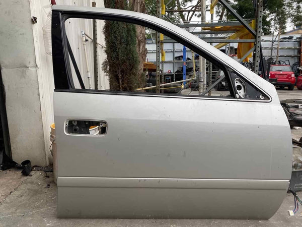 1997 - 2001 TOYOTA CAMRY Front Electric Door Paint Code 1CB Right Side Sedan G