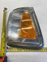 1991 TOYOTA 4RUNNER Front Right Corner Turn Signal Light Assembly Passenger RH M