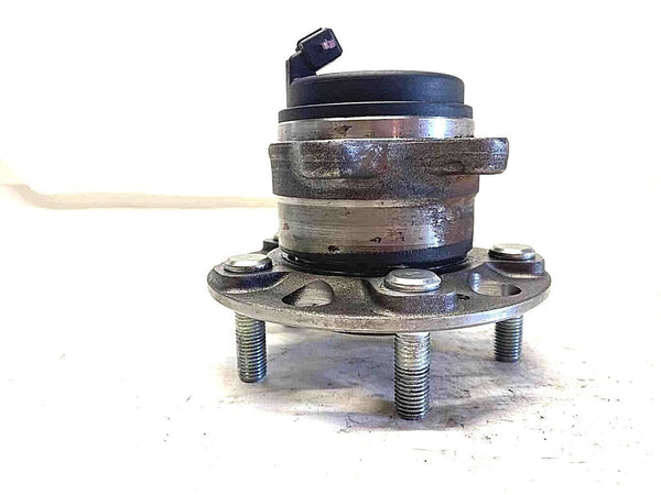 2015 - 2019 HYUNDAI SONATA Rear Wheel Hub and Bearing Right Passenger Side RH M