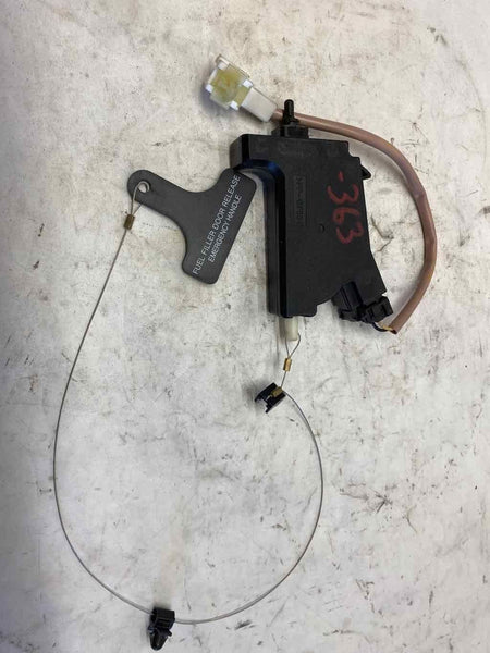 2011 HYUNDAI GENESIS Sedan Fuel Filler Door Emergency Release Handle Actuator T