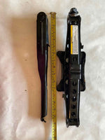 2006 DODGE MAGNUM SXT Wagon Emergency Scissors Jack And Tool Kit T