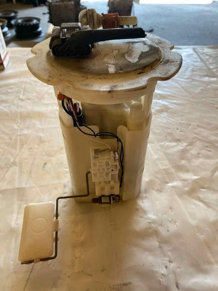 2002 - 2006 NISSAN SENTRA GXE Sedan Fuel Gas Pump Assembly 1.8L Used T