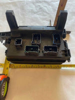 2006 - 2007 DODGE MAGNUM Engine Compartment Fuse Box 3.5L 6 Cylinder A/T G