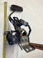 2011 HYUNDAI ACCENT Automatic Transmission A/T Slow/Stop Brake Pedal Assembly G
