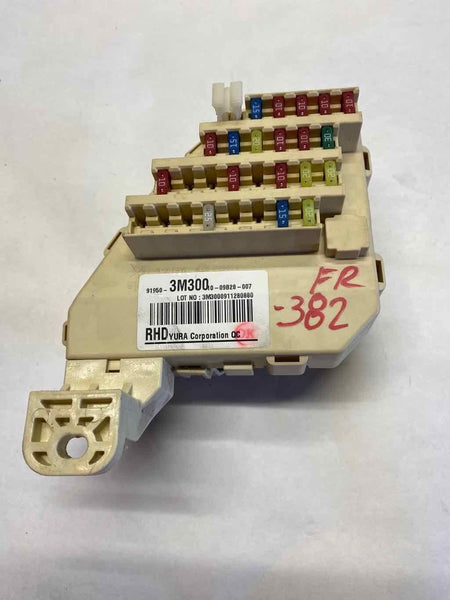 2010 HYUNDAI GENESIS Cabin Fuse Box Sedan Right Passenger Side G