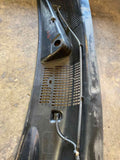2003 EEP GRAND CHEROKEE Front Windshield Wiper Cowl Cover Vent Panel Exterior G