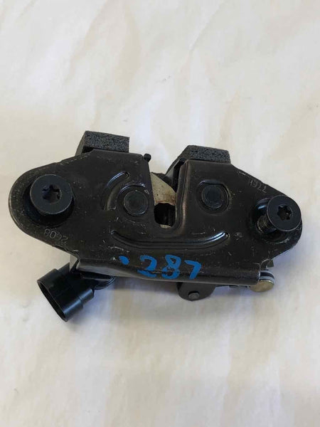 1999 CHRYSLER TOWN COUNTRY Rear Tail Gate Liftgate Trunk Lid Latch Actuator Lock