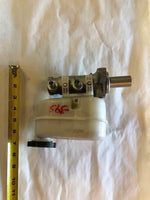 2014 TESLA MODEL S Hatchback Brake Master Cylinder Reservoir Assembly A/T RWD T