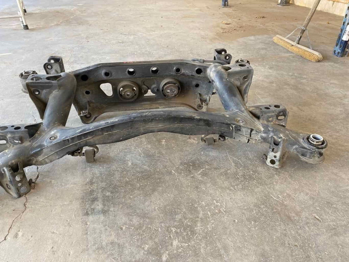 Ls430 Subframe 2002 LEXUS LS430 Sedan 4.3L Rear Suspension Cradle Subframe Crossmembe ...