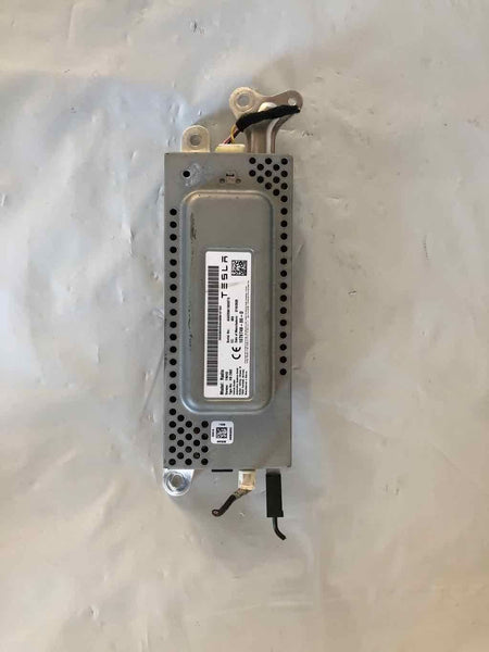2022 TESLA MODEL 3 Sedan Radio Receiver Control Module (ID 1079749-00-D) AWD T