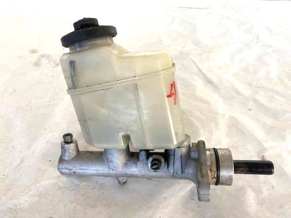 2002 - 2006 TOYOTA CAMRY LE Sedan 2.4L Master Cylinder W/ Fluid Bottle Tank G