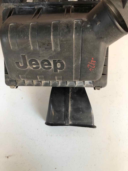2002 - 2003 JEEP LIBERTY Limited Wagon Air Cleaner Filter Box Housing 3.7L A/T T