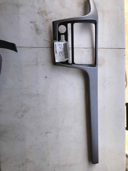 2015 VW PASSAT SE Sedan Front Dash Radio and A/C Heater Control Switch Surround