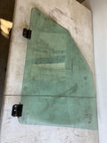 1997 - 2002 FORD EXPEDITION Wagon Front Door Glass Window Right Passenger Side