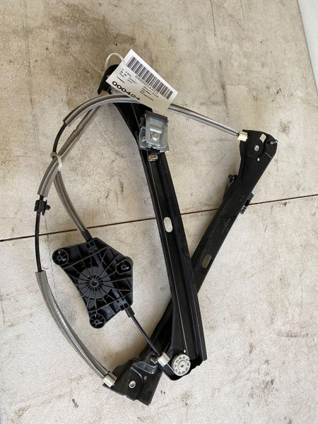 2013 - 2020 VW PASSAT SE Front Door Regulator 561837462D Right Passenger Side RH