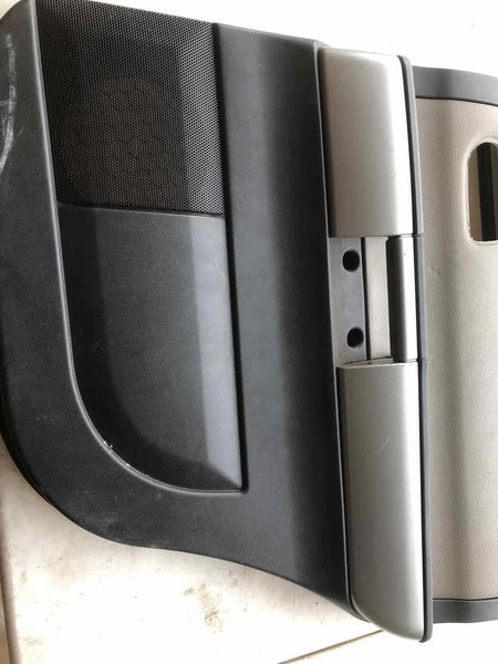 2004-2005 MITSUBISHI ENDEAVOR Limited Rear Door Trim Panel Right Passenger Side