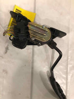 2004 MITSUBISHI ENDEAVOR Limited Wagon Automatic Trans. Gas Accelerator Pedal G