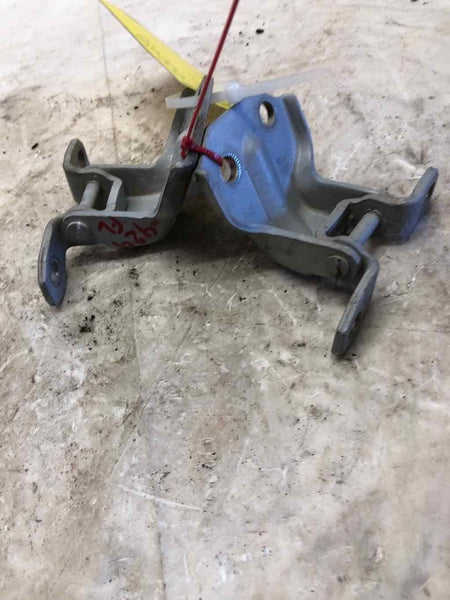 2002 HYUNDAI XG350 Sedan Front Door Hinge Upper and Lower Left Driver Side G
