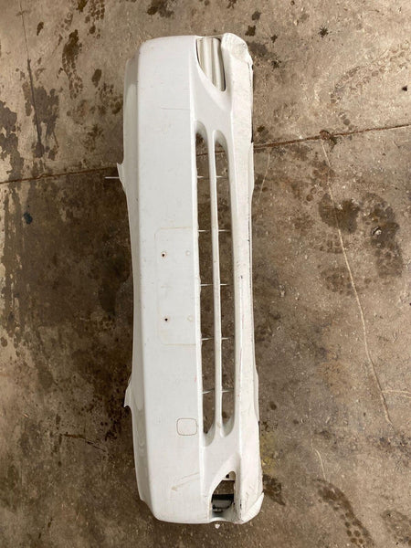 2002 - 2004 TOYOTA CAMRY LE Sedan 2.4L 4 Door Front Bumper Cover Paint Code 040