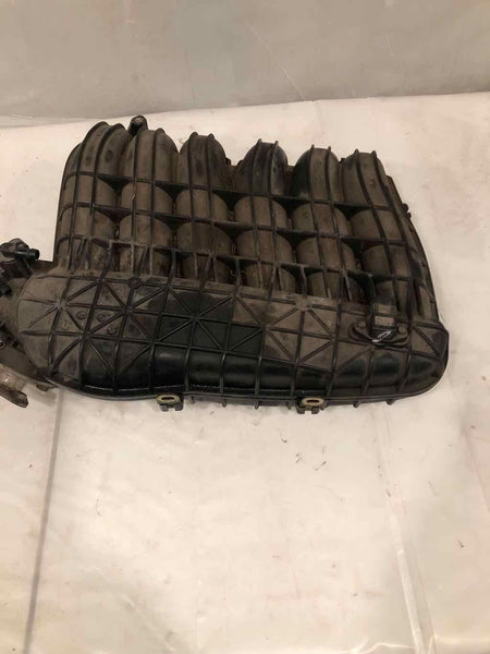 2004 - 2011 MITSUBISHI ENDEAVOR Sport Utility 3.0L Engine upper Intake Manifold