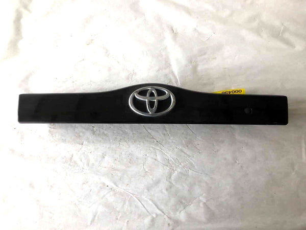 2008 TOYOTA PRIUS Hatchback Rear Trunk Lid Garnish Panel Lift gate Handle Black