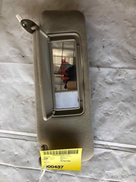2001-2006 LEXUS GS300 Sedan Front Sun Visor w/ Mirror & Illuminated Right Side A