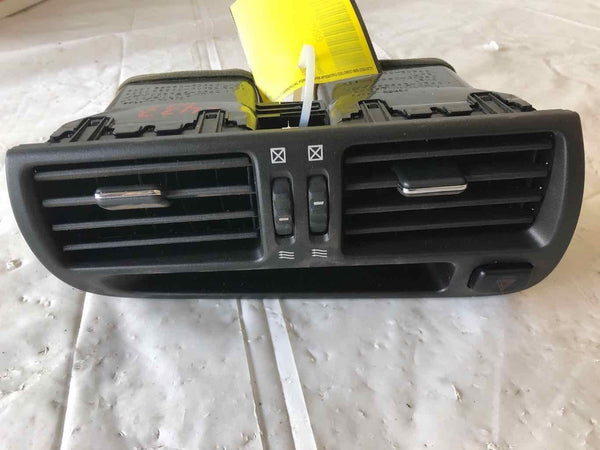 2002-2005 LEXUS GS300 Sedan Front Center Dash Air Conditioner Dual Heater Vents