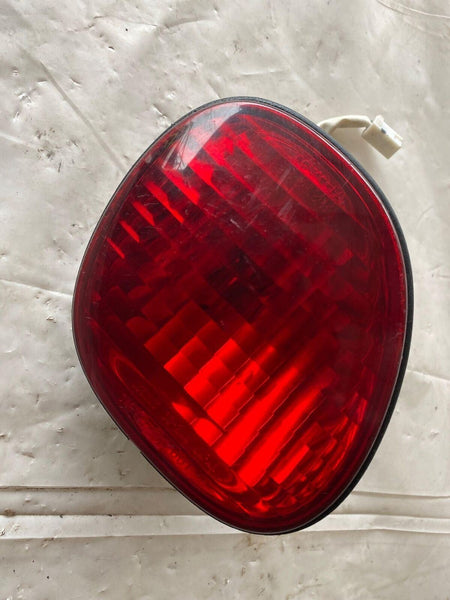 1998-2005 LEXUS GS300 Sedan Tail Light Lamp Assembly Decklid Mounted Right Side
