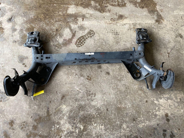 2015 - 2017 VW GOLF Sportswagen 2.0L Rear Suspension Loaded Bar Beam Knuckle Hub