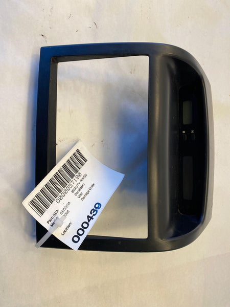 2008 KIA SEDONA LX Van Interior Clock Dash Radio Bezel Trim Surround 94510-4D200