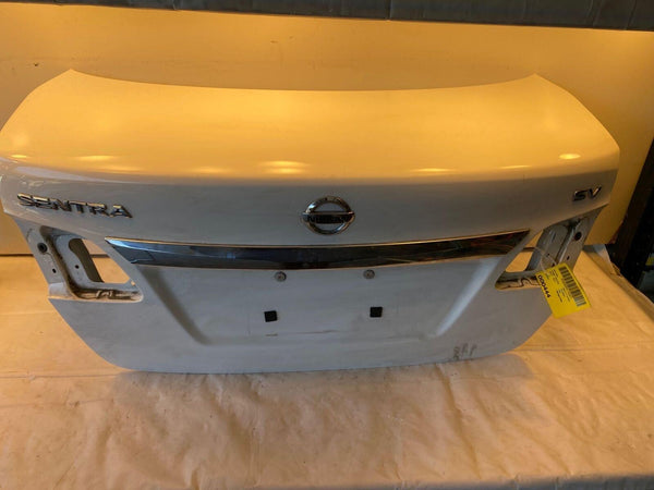 2013-2015 NISSAN SENTRA SV Sedan 1.8L Rear Trunk Lid Paint Code QM1 Cloud White