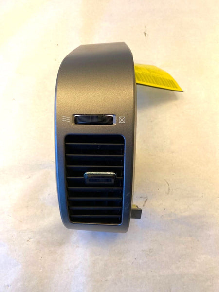 2006 TOYOTA PRIUS Front Center Air Conditioner Heater Vent Right Passenger Side