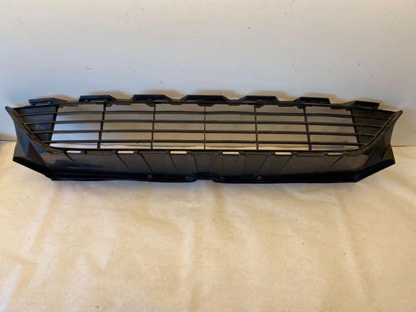 2015 - 2017 TOYOTA PRIUS 1.5L Hatchback Upper & Lower Bumper Grille Assembly G