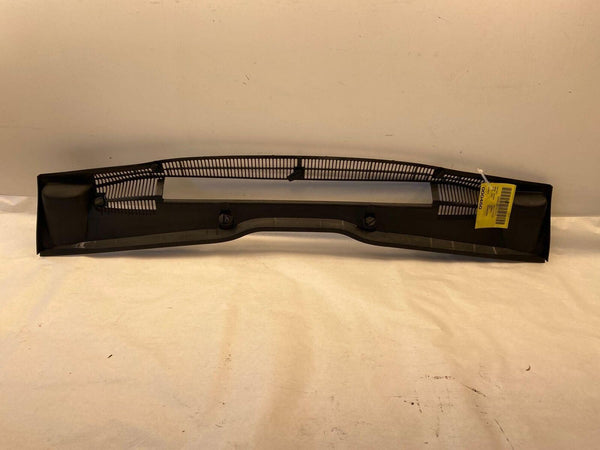 2005 BMW X5 3.0L Front Windshield Wiper Cowl Cover Vent Panel Left and Right