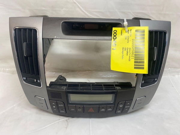 2009-2010 HYUNDAI SONATA Heater A/c Control w/ Air Vents and Radio trim Surround