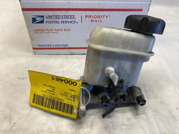 2006 - 2010 HYUNDAI SONATA 1.5L Brake Master Cylinder w/ Reservoir Bottle Tank