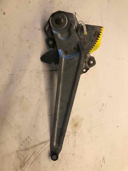 2003-2008 TOYOTA COROLLA Rear Manual Door Window Regulator Right Passenger Side