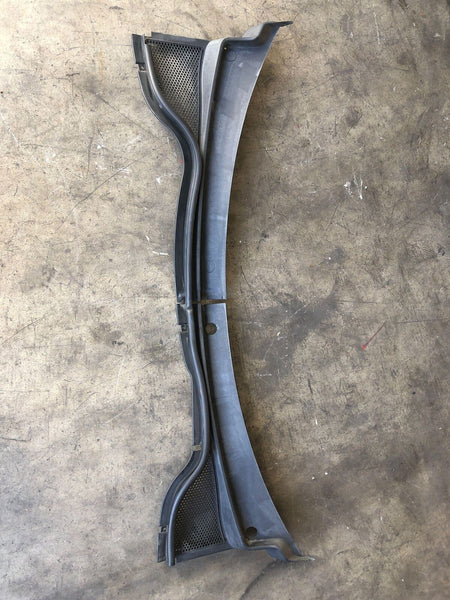 2010 VW TIGUAN SUV Windshield Cowl Vent Panel Left and Right Side LH RH