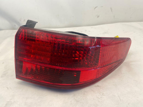 2003-2005 HONDA ACCORD Passenger Tail Light Lamp Quarter Panel Mounted Right RH