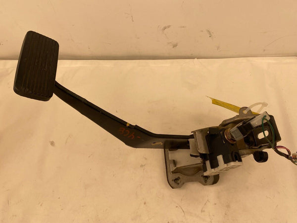 brake and gas pedal in automatic car 2003 MAZDA PROTEGE Automatic Transmission Brake Gas Pedal Assembly OEM – Green Garden Auto Parts
