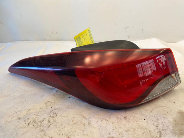 2014 - 2016 HYUNDAI ELANTRA Sedan Rear Tail Light Assembly Left Driver Side OEM