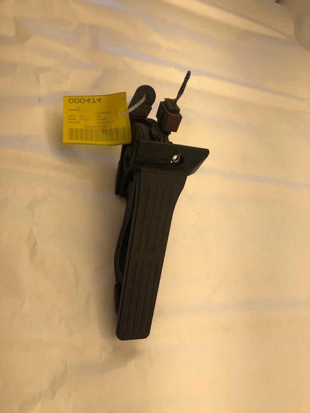 2015 HYUNDAI ELANTRA Gas Accelerator Throttle Foot Pad Pedal Lever Sensor OEM