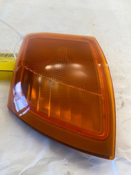 2002 - 2005 SATURN VUE Front Corner Side Marker Light Lamp Left Driver Side LH