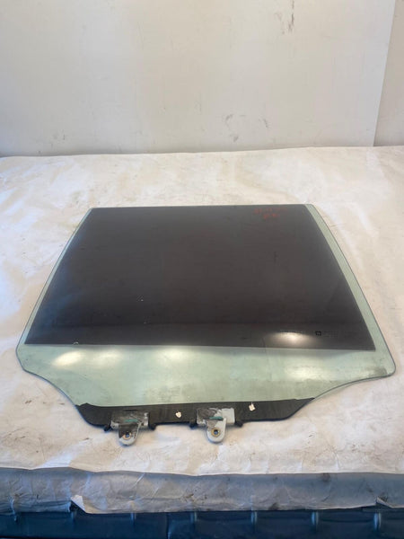 2002 - 2003 SATURN VUE Sport Utility Rear Door Glass Window Right Passenger Side