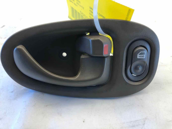 2002-2003 SATURN VUE Front Inside Door Handle w/ Door Lock Right Passenger Side