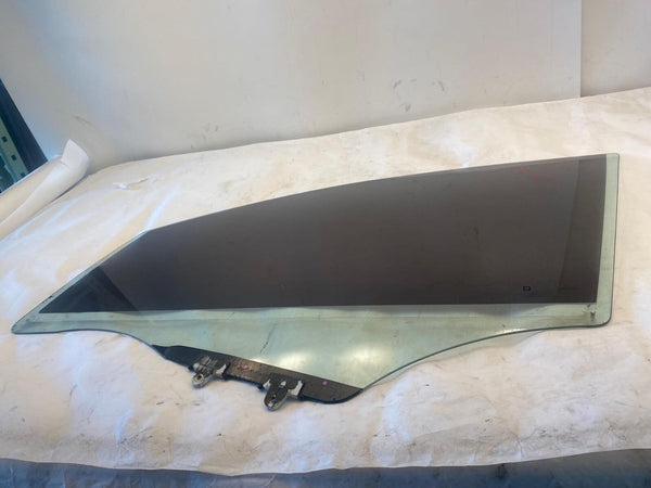 2002 - 2007 SATURN VUE Front Door Glass Window w/o Solar Left Driver Side LH OEM