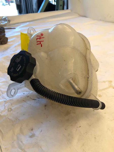 2002 - 2007 SATURN VUE 3.0L Coolant Recovery Reservoir Bottle Overflow Tank OEM
